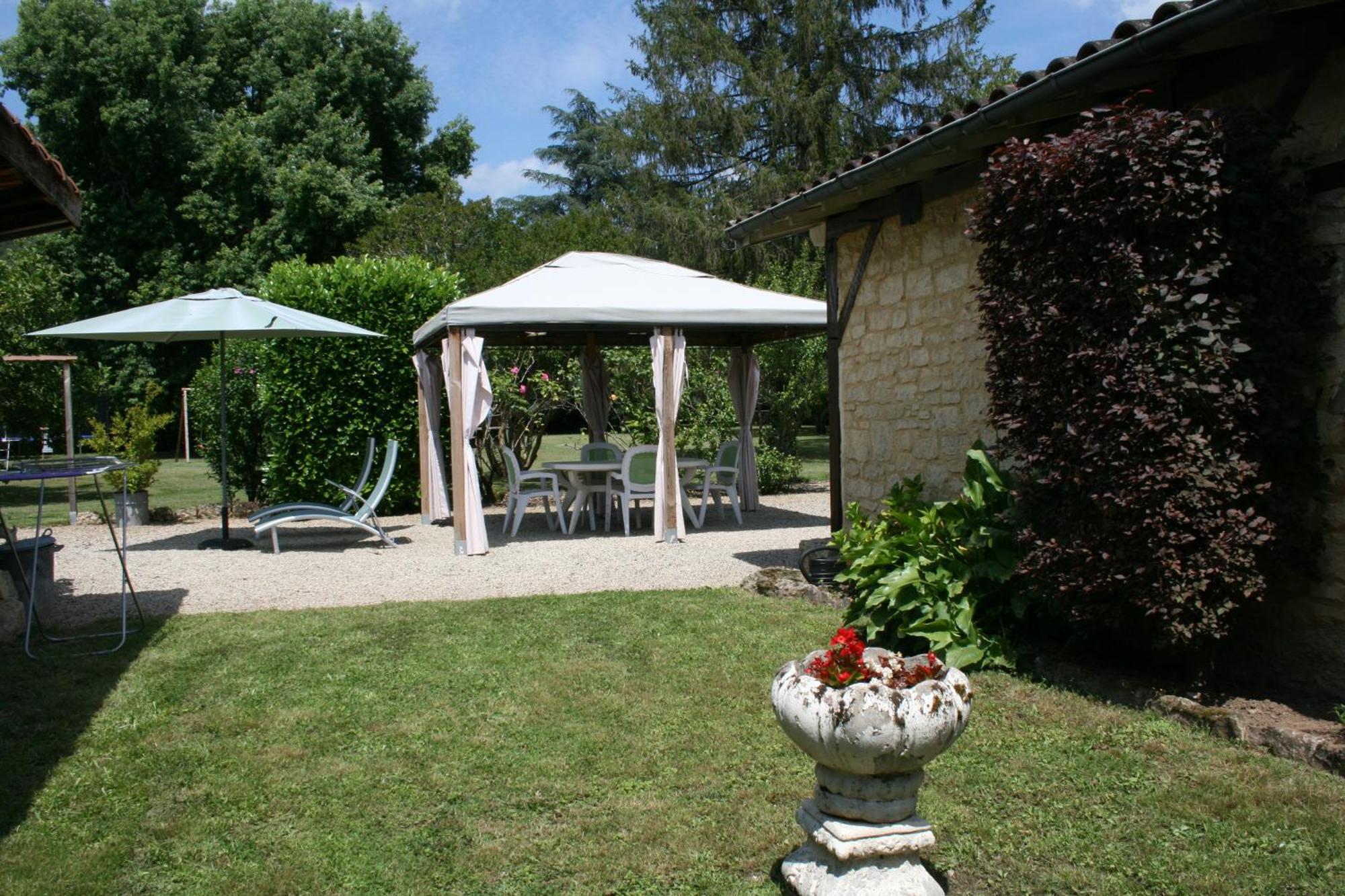 Domaine Des Hirondelles Vila Saint-Vincent-de-Cosse Exterior foto